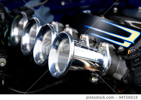 4-throttle 4AG engine with intake funnel 94556818