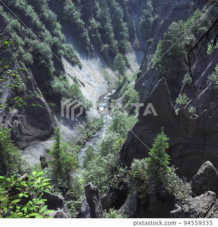 gorge gorge 94559335