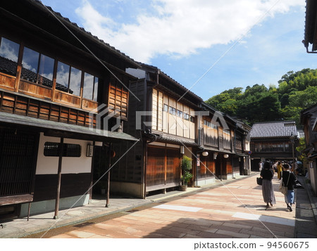 Kanazawa's Higashi Chaya district bustling with tourists Kanazawa's Higashi Chaya district bustling with tourists 94560675