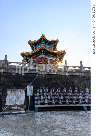 宮廷建築風格“夕陽晴空下的宮廷風光” 旅遊景點:有明之里四水孔子公園 宮廷建築風格“夕陽晴空下的宮廷風光” 旅遊景點:有明之里四水孔子公園 94561259
