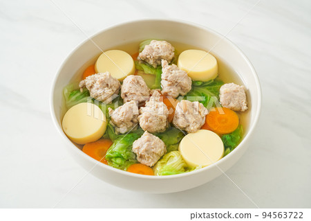 Clear Soup with Tofu and Minced Pork 94563722