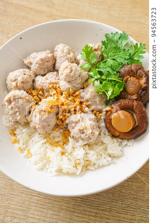 Dried Rice Porridge with Boiled Pork Bowl 94563723