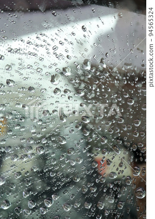 雨, 下降, 下降, 雨水, 天氣, 一滴水, 濕氣, 水滴, 水, 雨季, 雨量, 雨滴 雨, 下降, 下降, 雨水, 天氣, 一滴水, 濕氣, 水滴, 水, 雨季, 雨量, 雨滴 94565324