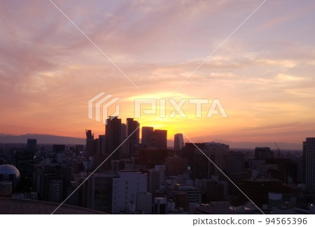 Buildings in the setting sun Buildings in the setting sun 94565396