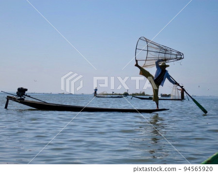 茵萊湖漁夫 茵萊湖漁夫 94565920