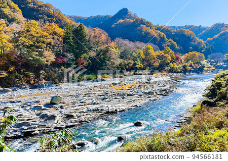 Nagatoro Valley (Autumn) 94566181