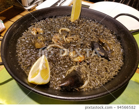 Paella in San Sebastian, Spain 94566582