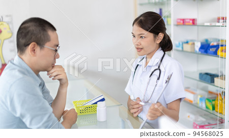 Specialist pharmacists provide advice and assistance to patients who come into the pharmacy or clinic, Prescribe medication as prescribed by a doctor, Service and assistance to patients, Pharmacy. 94568025