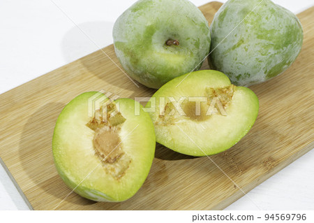 山梨縣凱爾西（李子的一種）也被稱為甲州台盆杏。幻梅。 94569796