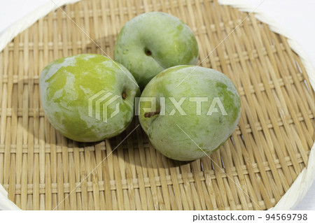 山梨縣凱爾西（李子的一種）也被稱為甲州台盆杏。幻梅。 94569798