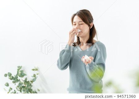 Female tissue 94571360