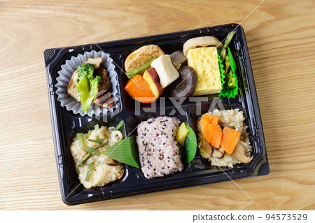 Makunouchi Bento Okowa 94573529