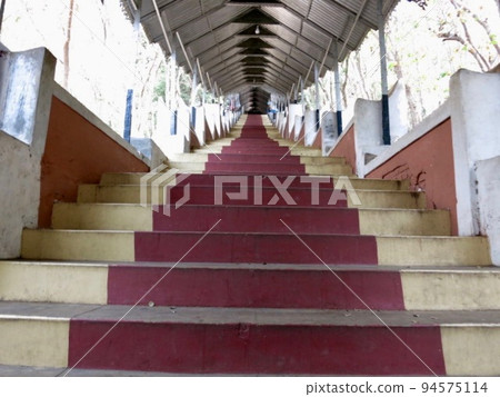 Myanmar Mandalay Hill stairs 94575114