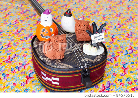 Halloween in Okinawa (Sanshin, Shisa and Halloween toys) Halloween in Okinawa (Sanshin, Shisa and Halloween toys) 94576513