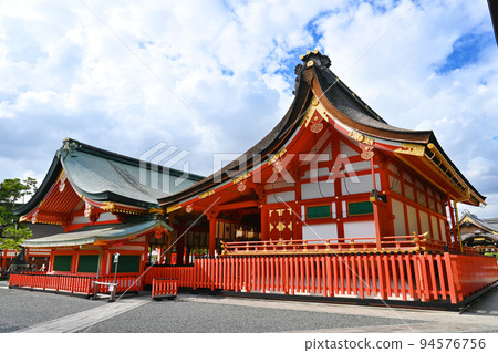 The main hall and inner worship hall of Kyoto City Fushimi Inari Taisha Shrine visited in September The main hall and inner worship hall of Kyoto City Fushimi Inari Taisha Shrine visited in September 94576756