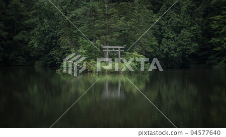 The deep green of the floating islands of Onuma, Yamagata Prefecture The deep green of the floating islands of Onuma, Yamagata Prefecture 94577640