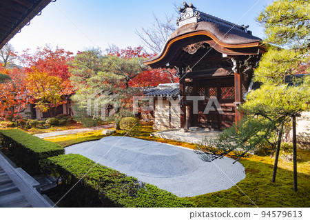 永觀堂善凜寺唐門 94579613