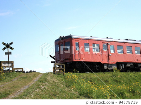 貫穿千葉縣的地方線伊隅鐵道的無人道口 貫穿千葉縣的地方線伊隅鐵道的無人道口 94579719
