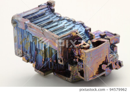 Close-up of oxidized bismuth crystals Close-up of oxidized bismuth crystals 94579962