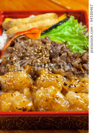 Wagyu offal bento 94580467