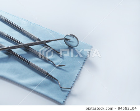 Tools used to remove tartar scaler, etc. 94582104