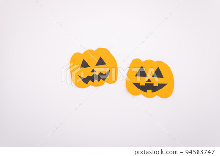 Halloween jack o lantern made from origami 94583747