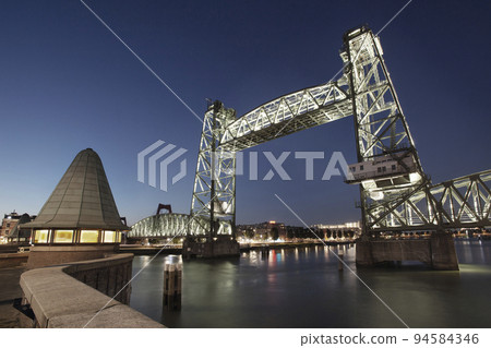 Old railroad bridge De Hef in Rotterdam Old railroad bridge De Hef in Rotterdam 94584346