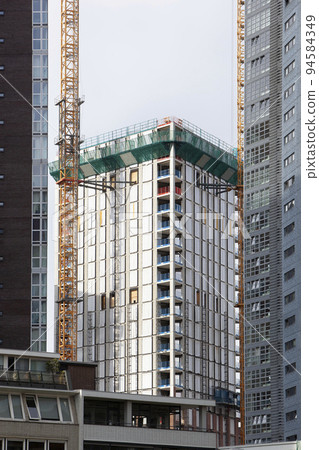 Construction of an apartment building in the center of Rotterdam Construction of an apartment building in the center of Rotterdam 94584349