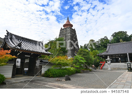 京都妙滿寺的佛教舍利塔，以傳說中的 Kiyohime Anchin 的鐘聲而聞名 94587548