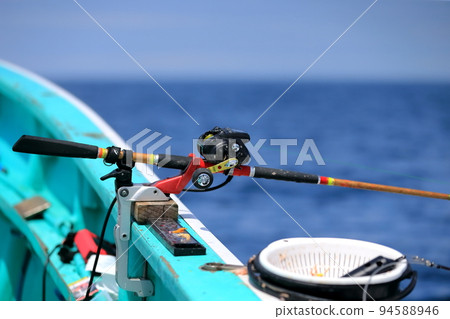 sea fishing image 94588946