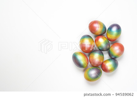 Easter eggs of different colors. Preparing for Easter Week. 94589062