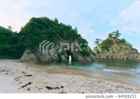 Kamogaiso on Uradome Coast, Tottori Prefecture 94589251