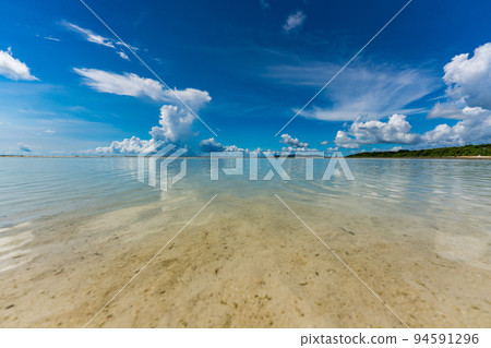 美麗的淺海和天空 美麗的淺海和天空 94591296