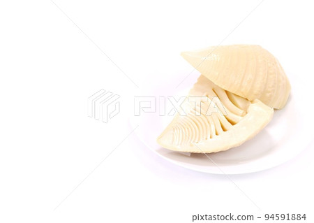 Boiled bamboo shoots, ingredients, cut, cross section, bright background 94591884