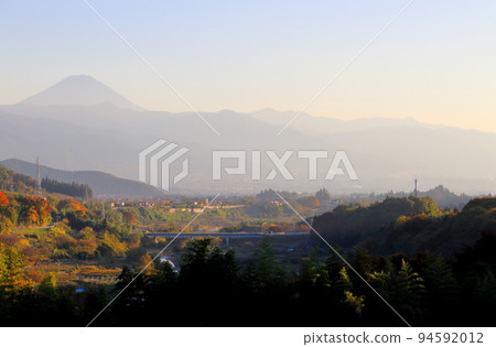 秩父地區美麗的秋葉 94592012