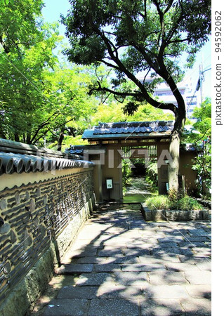 Hakata Fence of Rakusuien Garden in Fukuoka City Hakata Fence of Rakusuien Garden in Fukuoka City 94592062