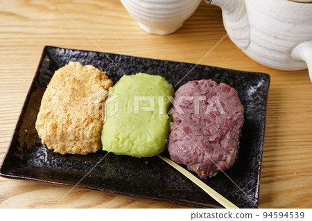 Tricolor Ohagi Botamochi Tricolor Ohagi Botamochi 94594539