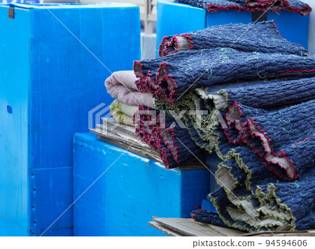 Packing tools used for moving work 94594606