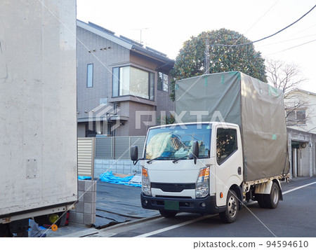 Japanese Movers Truck 94594610