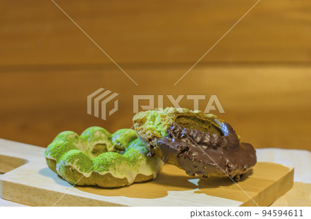 抹茶味甜甜圈 94594611