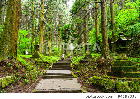 Mysterious Shrine ``Power Spot/Scenery around the road to the main hall'' Kamishikimi Kumanoimasu Shrine (Kamishikimi, Takamori-cho, Aso-gun) Mysterious Shrine ``Power Spot/Scenery around the road to the main hall'' Kamishikimi Kumanoimasu Shrine (Kamishikimi, Takamori-cho, Aso-gun) 94595033