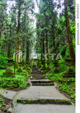 Mysterious Shrine ``Power Spot/Scenery around the road to the main hall'' Kamishikimi Kumanoimasu Shrine (Kamishikimi, Takamori-cho, Aso-gun) 94595037