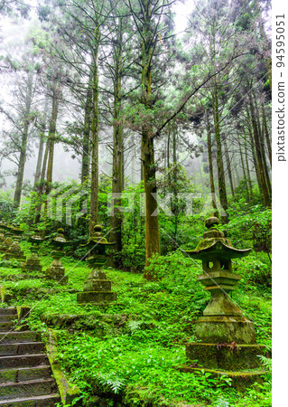神秘的神社“通往正殿的道路周圍的能量點/風景”上色見熊野島神社(阿蘇郡高森町上色見) 神秘的神社“通往正殿的道路周圍的能量點/風景”上色見熊野島神社(阿蘇郡高森町上色見) 94595051