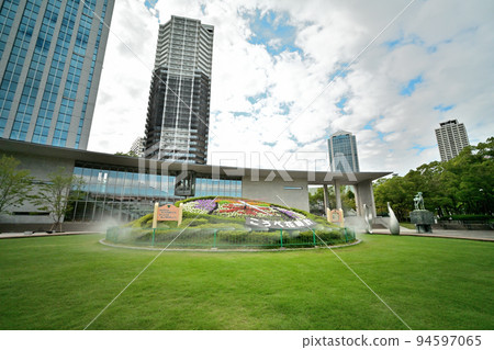 神戶“花道溪”東遊樂園和“兒童圖書館” 神戶“花道溪”東遊樂園和“兒童圖書館” 94597065