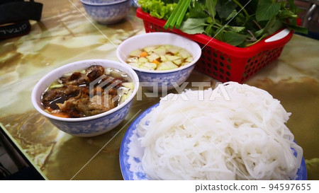 Don't miss it! Sightseeing spots in Ho Chi Minh City, Vietnam: Vietnamese cuisine, pink churches, bizarre heritage sites, night views 94597655