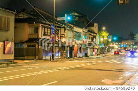 Kanazawa Higashi Chaya district at night 94599270
