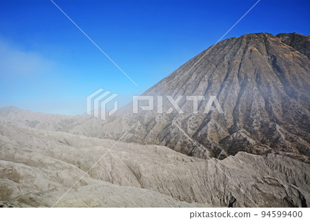 婆羅摩山,印度尼西亞爪哇的聖山 婆羅摩山,印度尼西亞爪哇的聖山 94599400