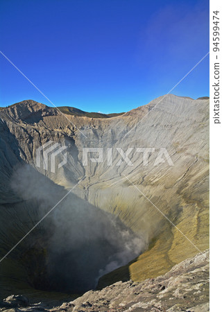 婆羅摩山,印度尼西亞爪哇的聖山 婆羅摩山,印度尼西亞爪哇的聖山 94599474