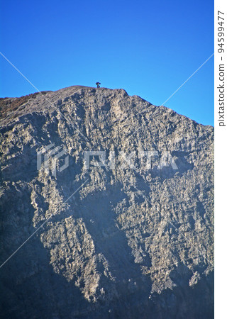 婆羅摩山,印度尼西亞爪哇的聖山 婆羅摩山,印度尼西亞爪哇的聖山 94599477
