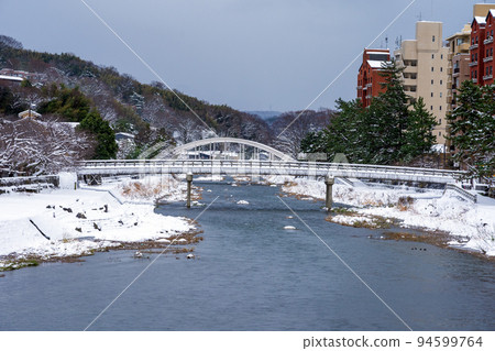 金澤冬季之旅，被雪覆蓋的淺野川 94599764